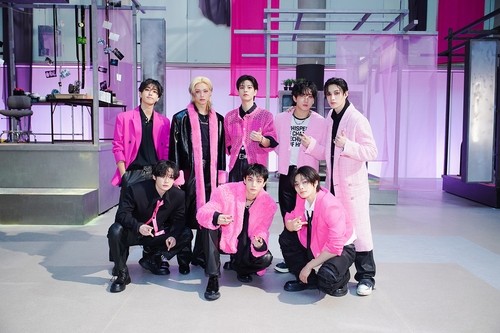 Stray Kids scores 8th No. 1 album on Billboard 200 with 'Do It'