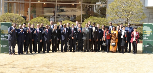 Déjeuner entre la ministre des Affaires étrangères et des ambassadeurs africains