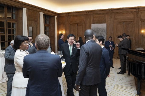 Expo 2030 : le maire de Busan promeut la candidature de la ville à Paris et à Davos