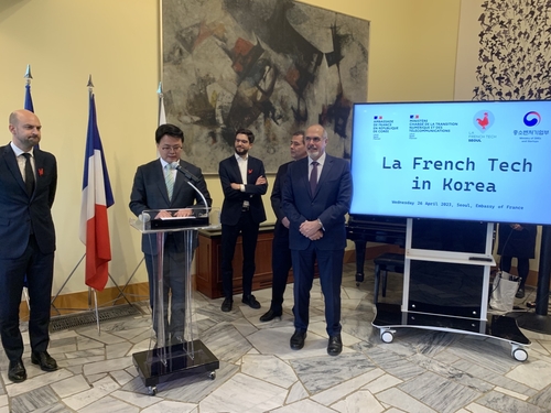 Le ministre français du Numérique dit à Séoul «France is back !»