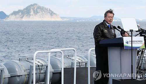 「海洋強国が韓国の未来」　国際観艦式演説で文大統領