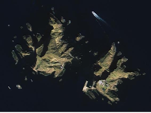 次世代中型衛星１号が撮影した独島。ヘリポートも鮮明に写っている（国土交通部提供）＝（聯合ニュース）≪転載・転用禁止≫