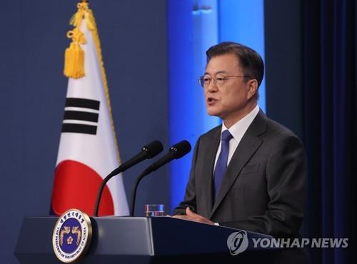 演説する文大統領＝１０日、ソウル（聯合ニュース）