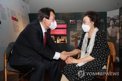 韓国慰安婦被害者　尹次期大統領側に国連委員会への付託要求