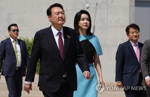 尹錫悦（ユン・ソクヨル）大統領と金建希（キム・ゴンヒ）夫人＝（聯合ニュース）