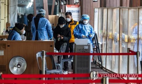 韓国の新規コロナ感染者４．６万人　前週比約１万人減