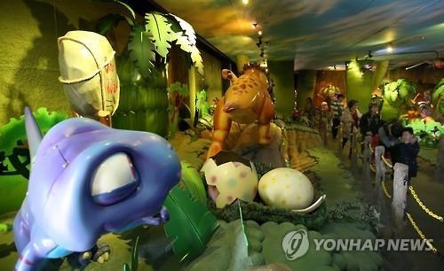 "고성공룡엑스포 볼 게 많네"…주말 3만여명 '북적' - 4