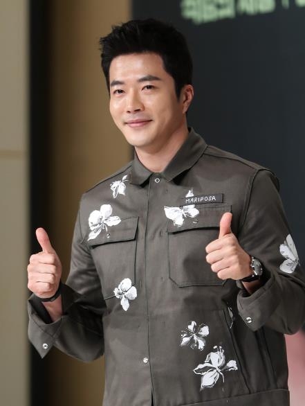 '추리의 여왕' 권상우 "최강희, 소녀 같은 아줌마 탐정" | 연합뉴스