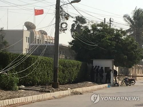 파키스탄 中영사관 피격 이어 시장서도 폭발…"최소 31명 사망"