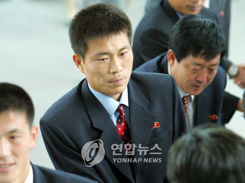 '정대세와 한솥밥' 35살 김영준, 北 남자축구대표 감독 선임