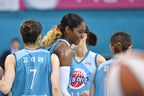 1순위 외국인 선수 파커 "강한 엄마 오시니 저도 강해져요"