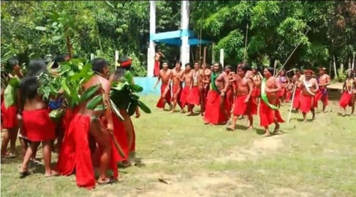 브라질 북부지역에 사는 와이앙피 원주민들이 전통의식을 하고 있다. [브라질 뉴스포털 G1]
