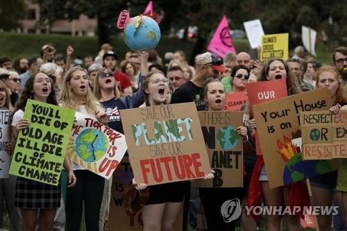 청소년들의기후변화 대응 촉구 시위