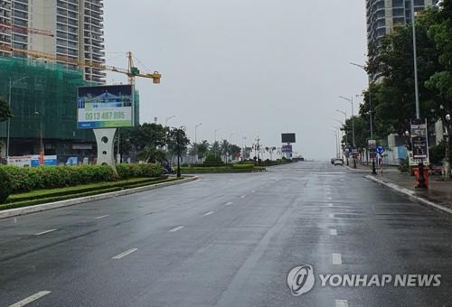 코로나19 봉쇄로 텅 빈 베트남 다낭 시내 도로