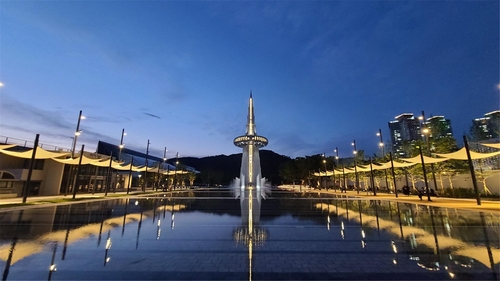 새 단장한 대전 엑스포과학공원 한빛탑 앞 광장