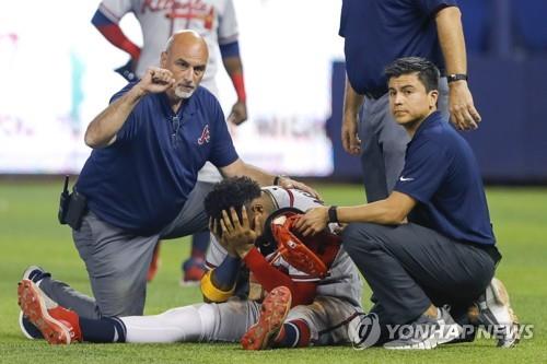 무릎 십자인대가 파열된 아쿠냐 주니어