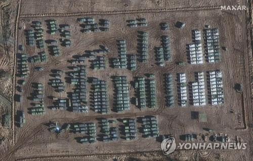 위성사진에 포착된 우크라이나 접경지역 러시아 군 장비