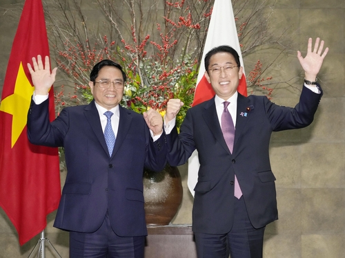 일본·베트남 정상회담서 중국 견제…"남중국해 정세 우려"