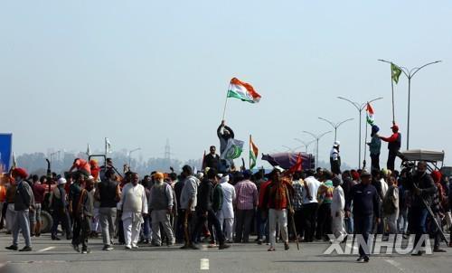 인도 수도 뉴델리 인근 농민 시위 현장.
