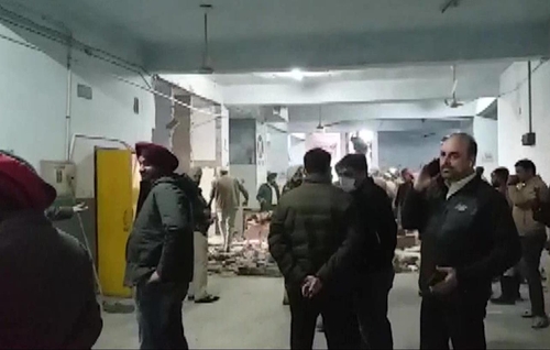  23일 폭발이 발생한 인도 펀자브주 법원 건물 내부.