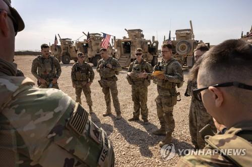 시리아 북동부 전초기지에 배치된 미국 육군 병사들