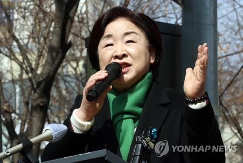 충북대학교 앞에서 유세하는 심상정 후보