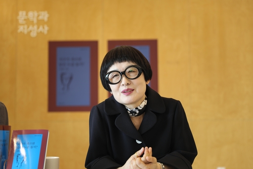 14번째 시집 낸 김혜순 시인 