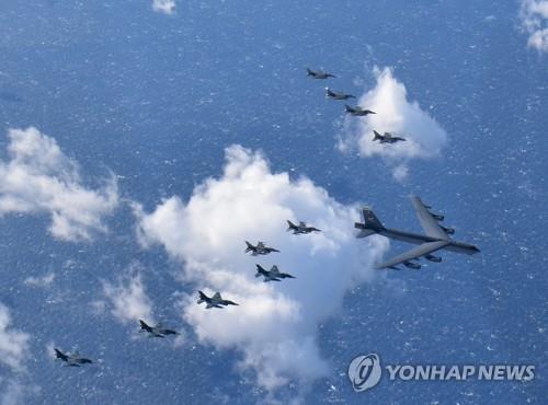 미국 B-52H 폭격기 훈련 모습