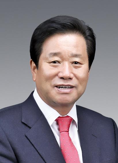 제12대 경남도의회 전반기 의장에 4선 김진부 의원 선출