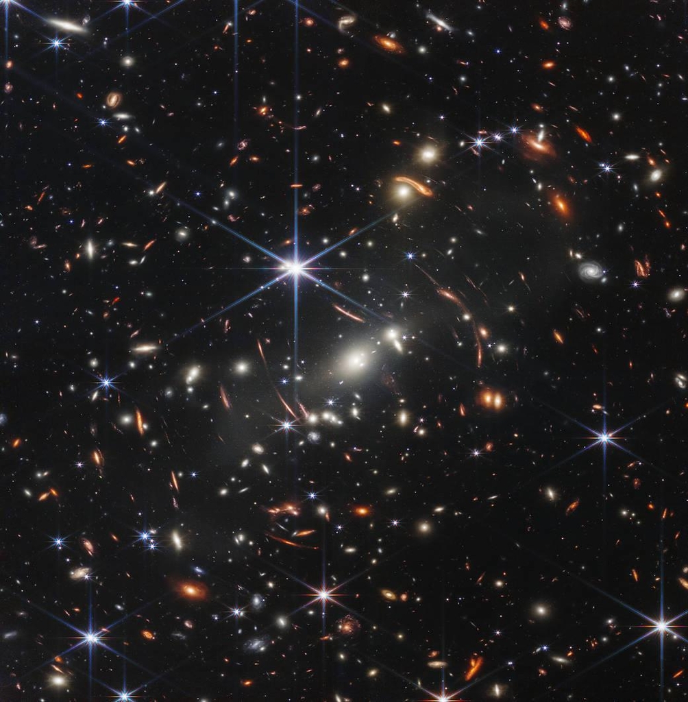웹 망원경이 포착한 은하단 'SMACS 0723'