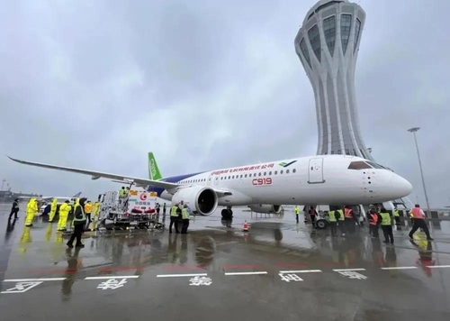 중국산 중형 항공기 내달 첫 인도…보잉·에어버스와 경쟁