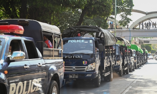 치안 공백 속에서도 군부 정권 유지에만 동원되는 양곤 경찰