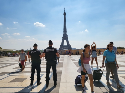 [특파원 시선] 관광객 느니 범죄도 는다…속 타는 파리