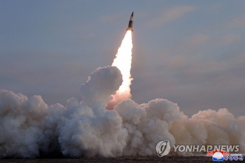 [2보] 북한, 동쪽으로 탄도미사일 발사…이틀에 1회꼴