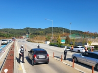 전북경찰, 행락철 맞아 고속도로서 법규 위반 차량 단속