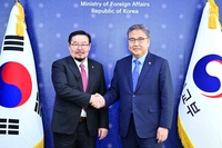 박진, 몽골 국회의장 만나 