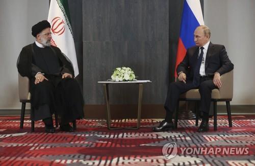 지난 9월 양자 회담한 푸틴(오른쪽) 러시아 대통령과 라이시 이란 대통령