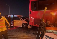 경부고속도서 버스·승합차 5중 추돌…1명 사망·29명 다쳐(종합)