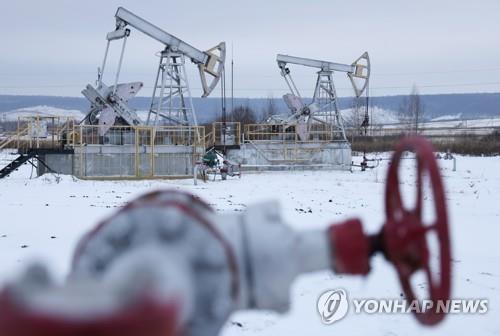 러시아산 원유, 제재 발효 앞두고 유럽 수출 연중 최소치로 급감