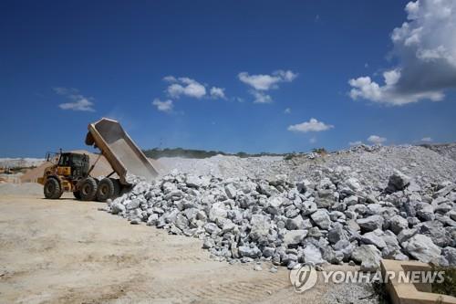 짐바브웨, 미가공 리튬 수출금지…"국내 배터리산업 성장 희망"