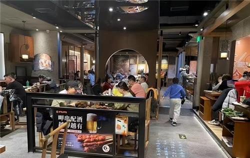 방역 완화로 정상화된 베이징 식당