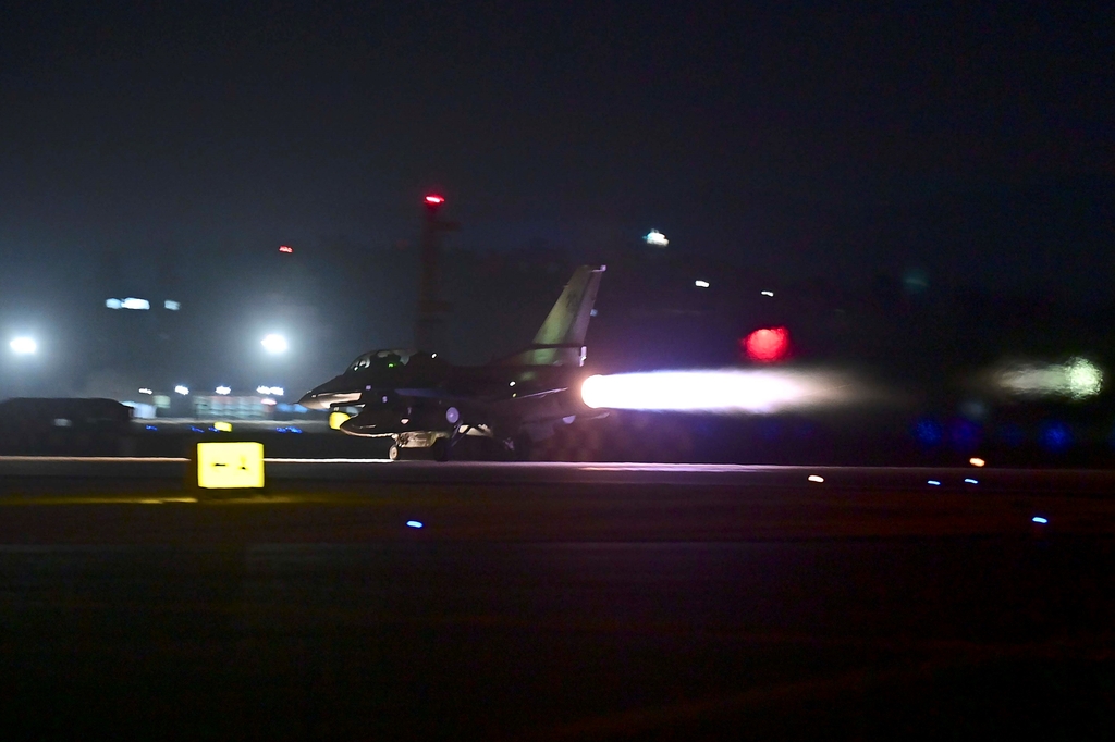 ¾ß°£ ȰÁÖ·Î ´Þ¸®´Â KF-16