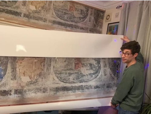 자택에서 발견된 400년 묵은 벽화