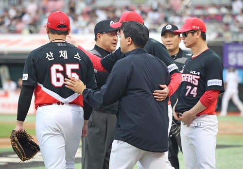 KIA 산체스 데뷔전서 변칙 투구폼으로 완벽투…6⅓이닝 10K