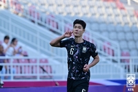 '이영준 멀티골' 황선홍호, 중국 2-0 완파…올림픽 예선 2연승(종합)
