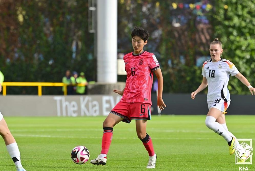 올해 콜롬비아에서 열린 FIFA U-20 여자 월드컵에서 활약한 김신지(6번)