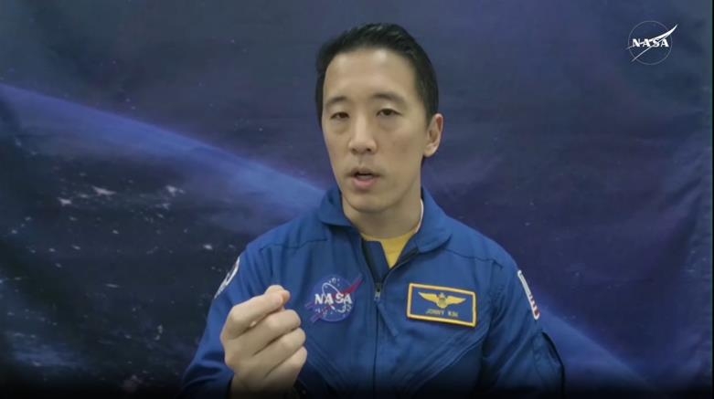 19일 NASA 온라인 기자회견에 참석한 조니 김