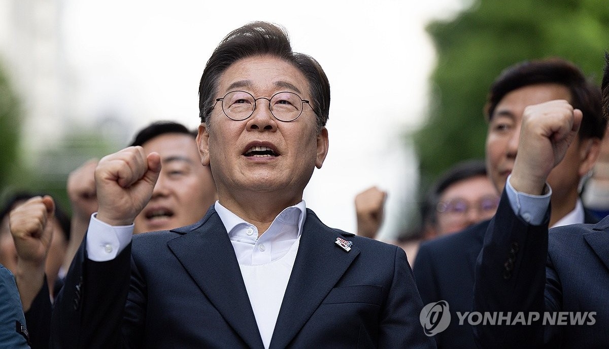 [속보] 李 "임기단축 개헌은 신중해야…개헌보다 중요한게 국가 안정"