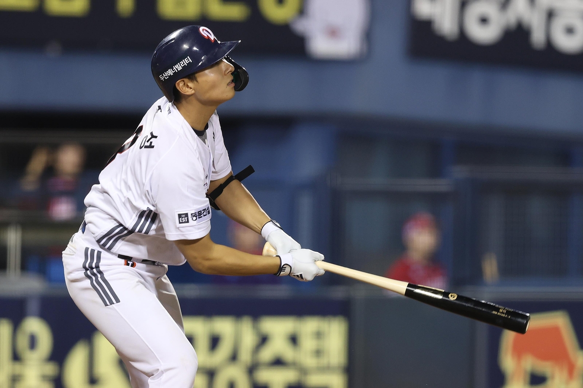 임종성, 역전 만루포 폭발…두산, SSG 꺾고 5연패 탈출(종합)