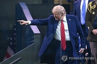 트럼프 "이란, 우리 공격하면 전례없는 수준 보복" 경고